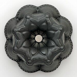 🎉🍰 Nordic Ware Fiesta Party Bundt Cake Pan – Cast Aluminum | Nonstick | USA